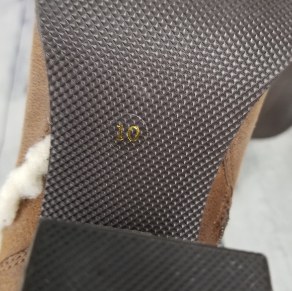 DIBA | plush shearling stacked heel ankle boot - Picture 9 of 9